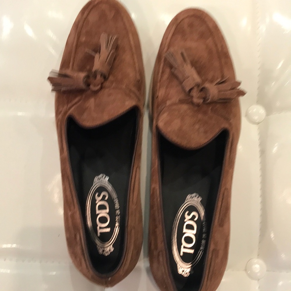 Suede loafers w/ tassels